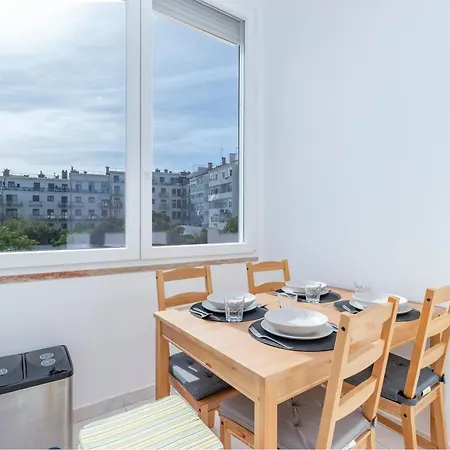 Apartment Quiet And Sunny Place By Lovelystay *